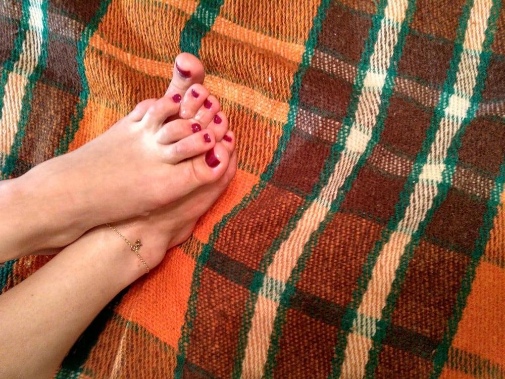 25P Tina Voitik Foot Fetish