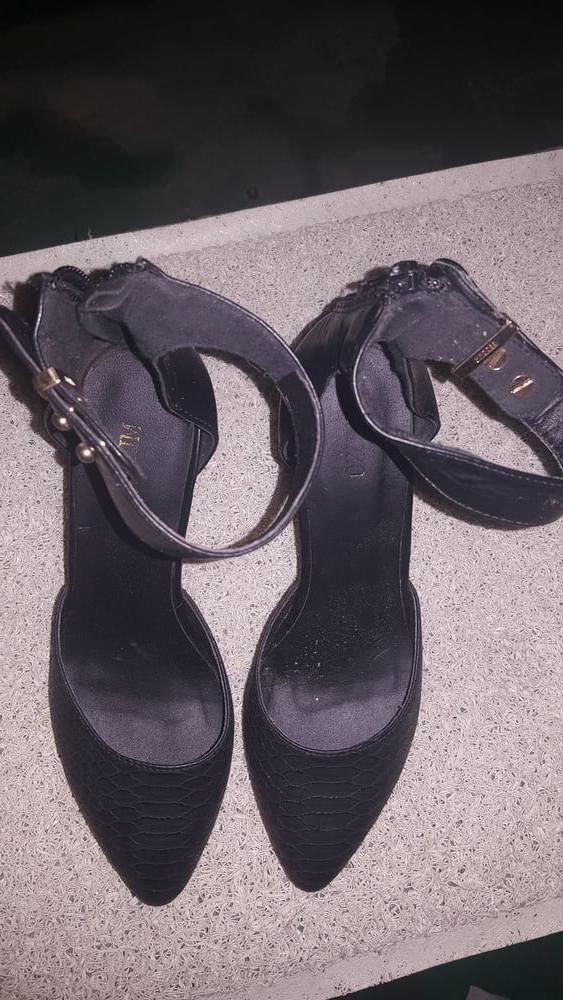 13P neighbor heels