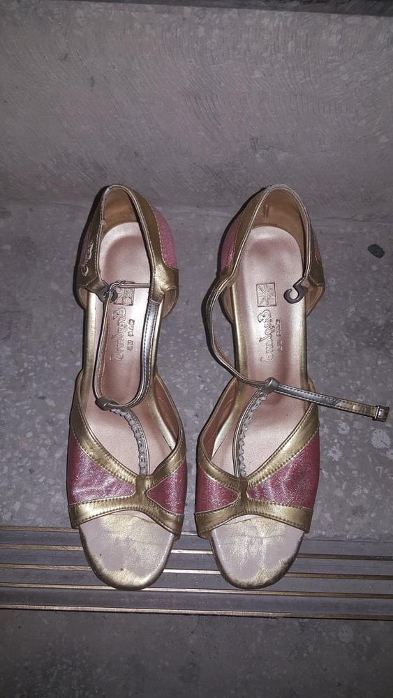 13P neighbor heels