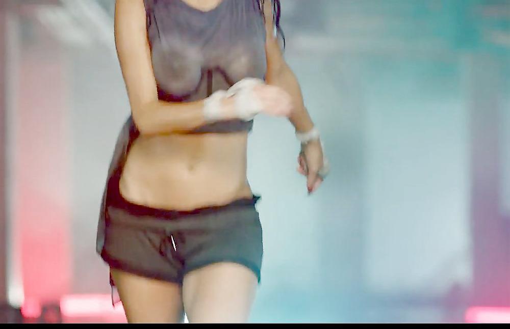 8P Nicole Scherzinger nipple