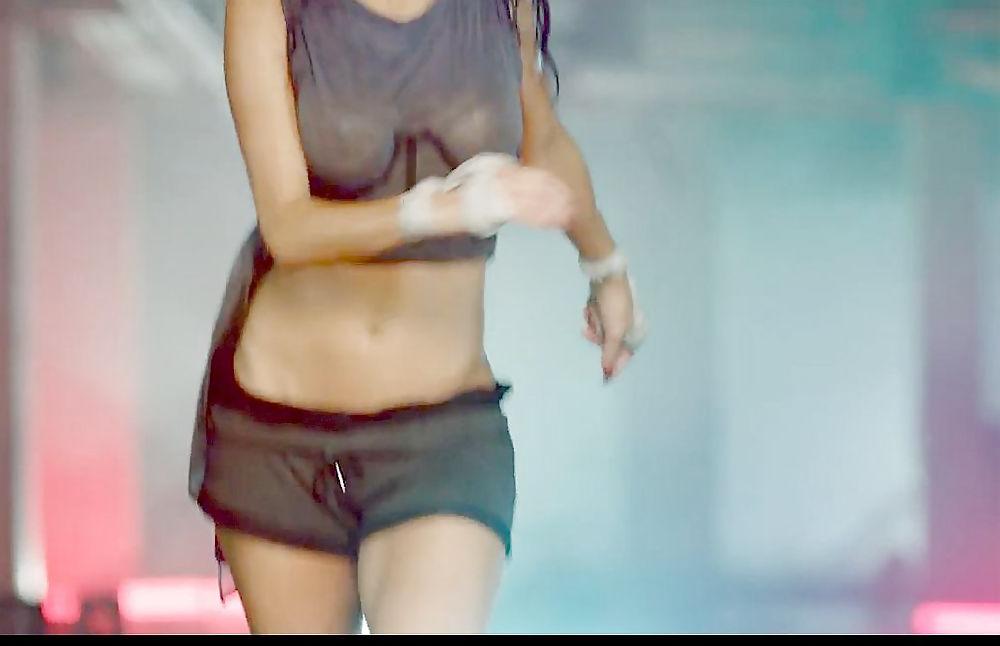 8P Nicole Scherzinger nipple