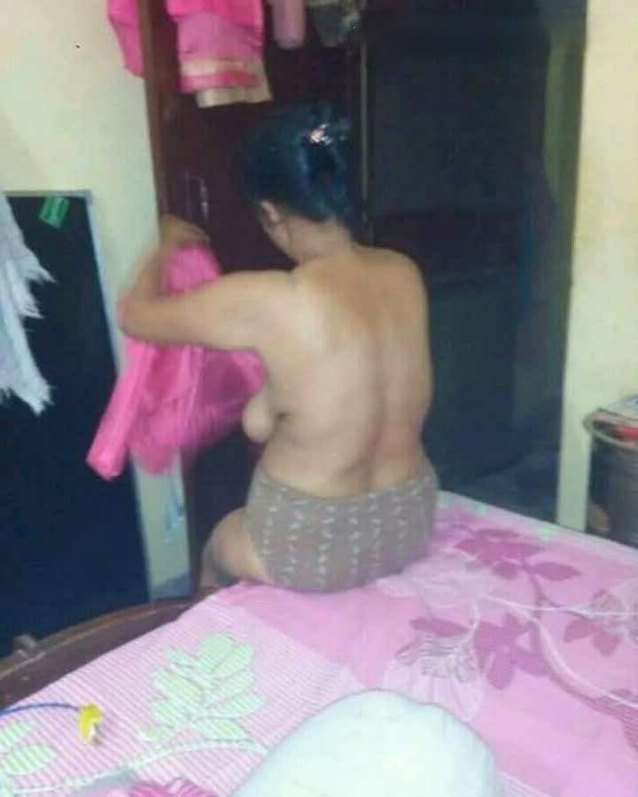 5P Neighbor Aunty