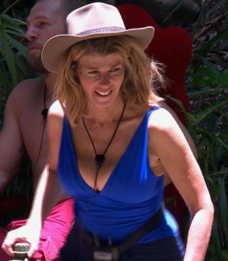 20P Mature ladies braless cleavage pokies 167