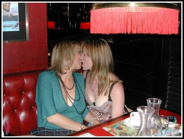 25P Gorgeous bi milf