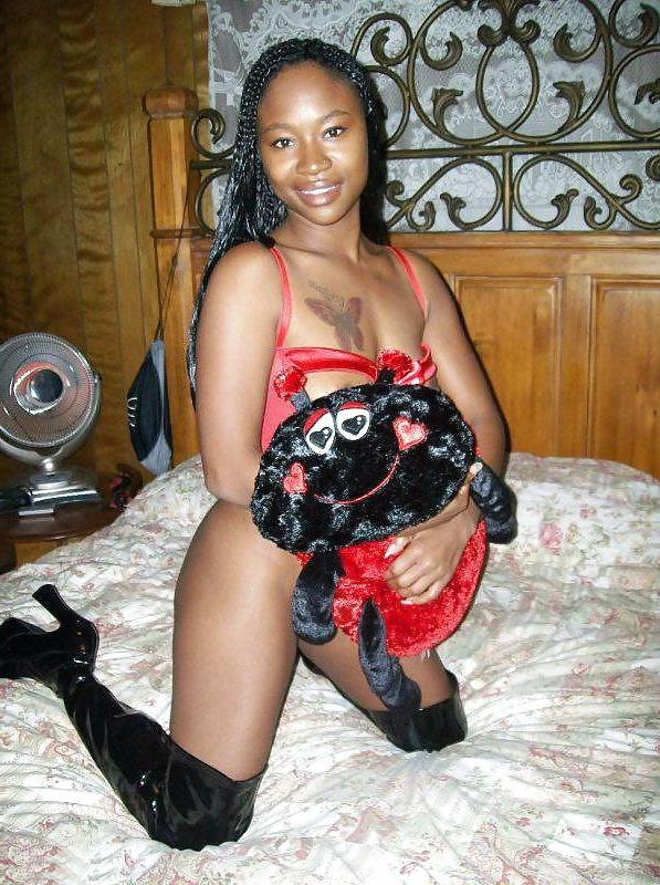25P REAL BLACK AMATEUR