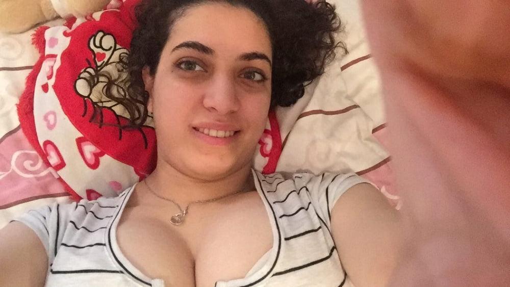 25P naughty and hairy Arab girl