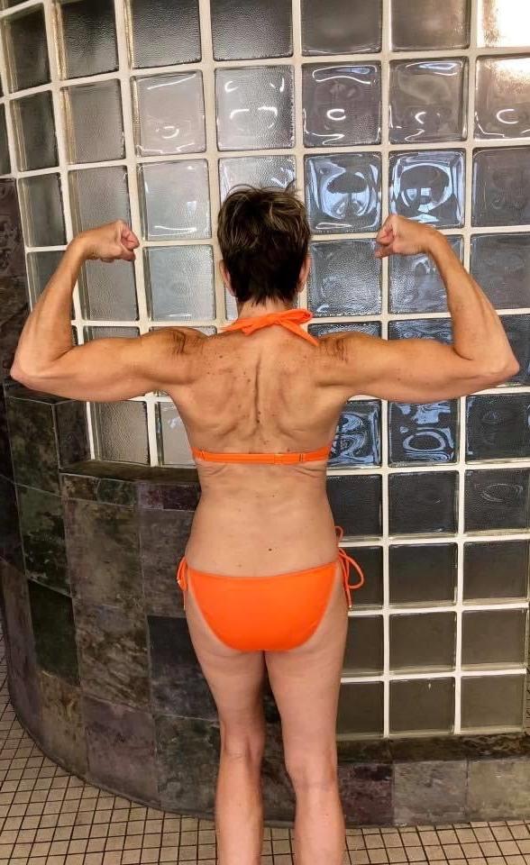 25P Fit grandma with nice boobs