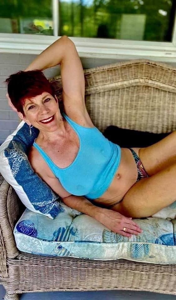25P Fit grandma with nice boobs
