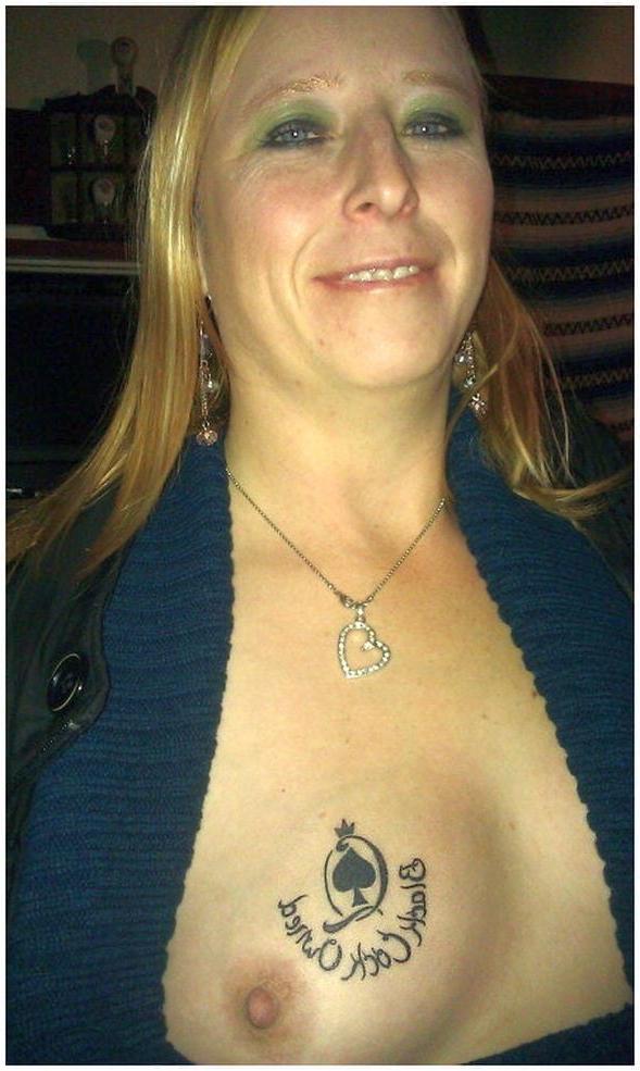 25P Sexy Grandma Spread her Legs 13