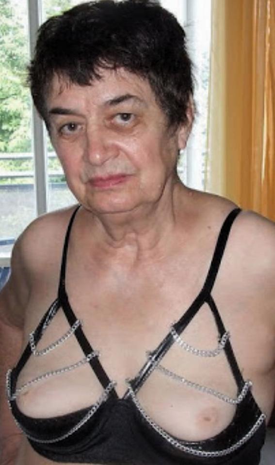 25P grannies  in underwear