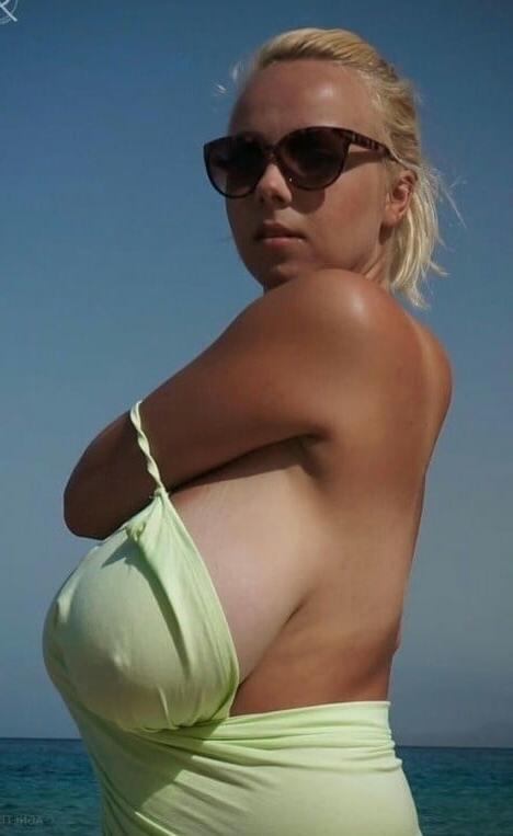 25P CLEAVAGE BEACH BIKINI STUFFERS 8