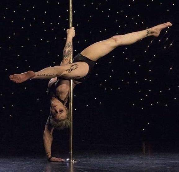 25P Pole Dancing Sluts