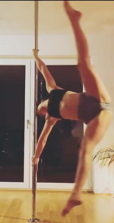 25P Pole Dancing Sluts