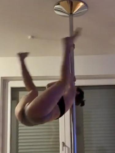 25P Pole Dancing Sluts