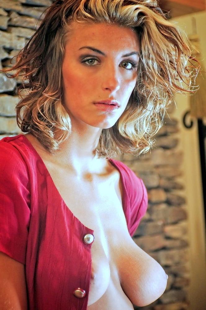 21P Dame in Rot XXI
