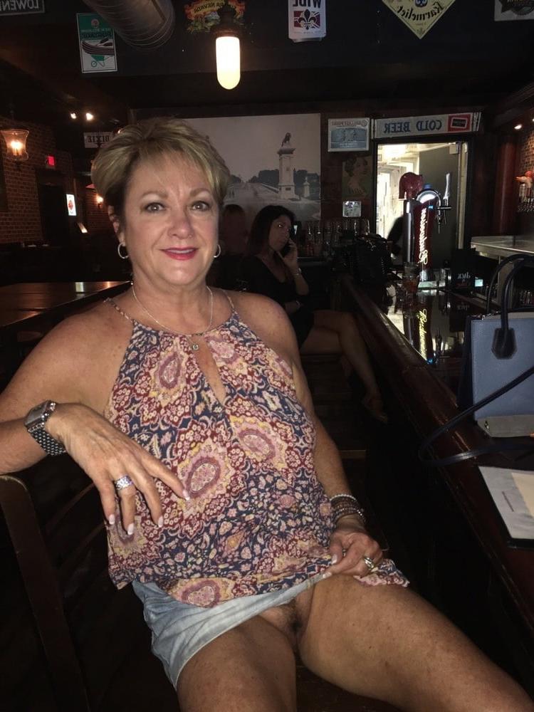 22P Ugly and eatable milfs