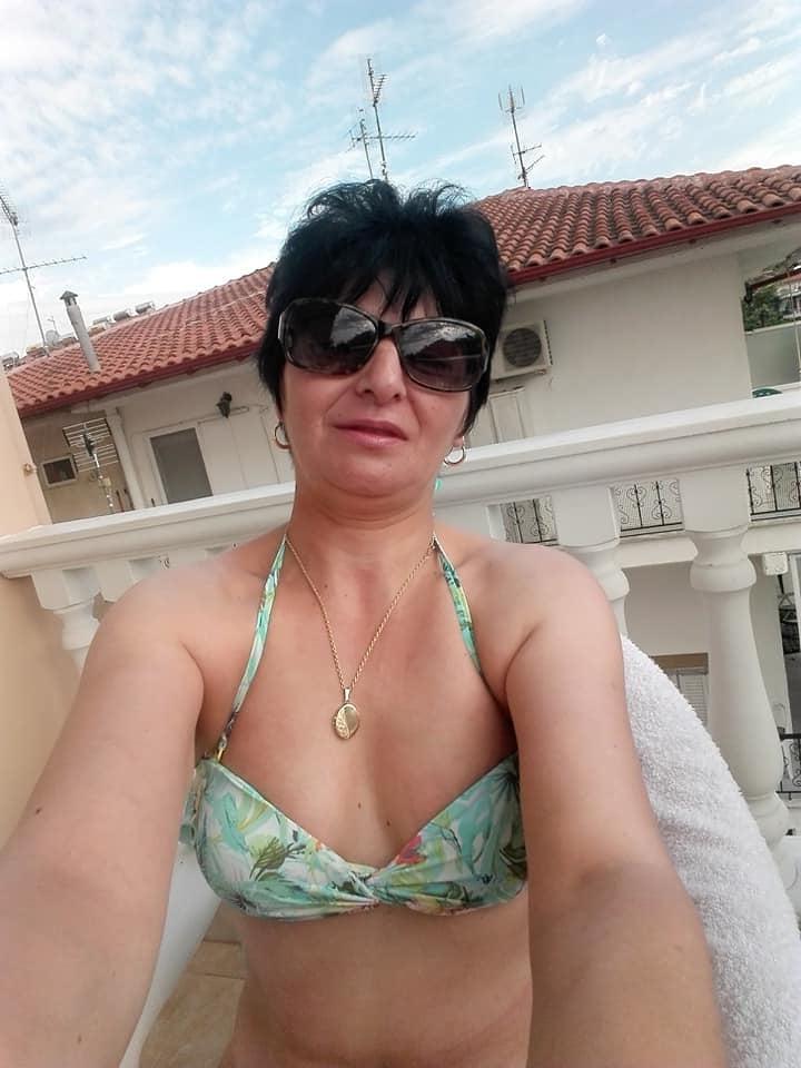 22P Ugly and eatable milfs