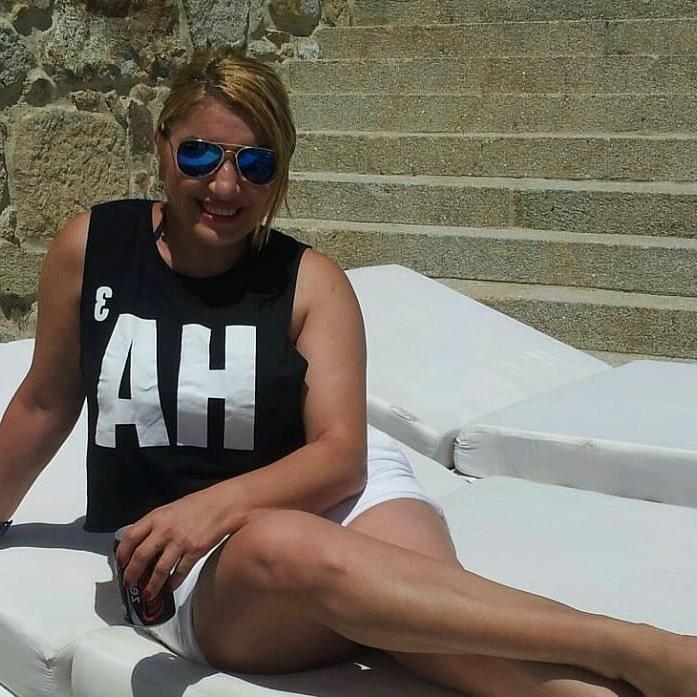 25P Phat ass gorgeous MILF Armine