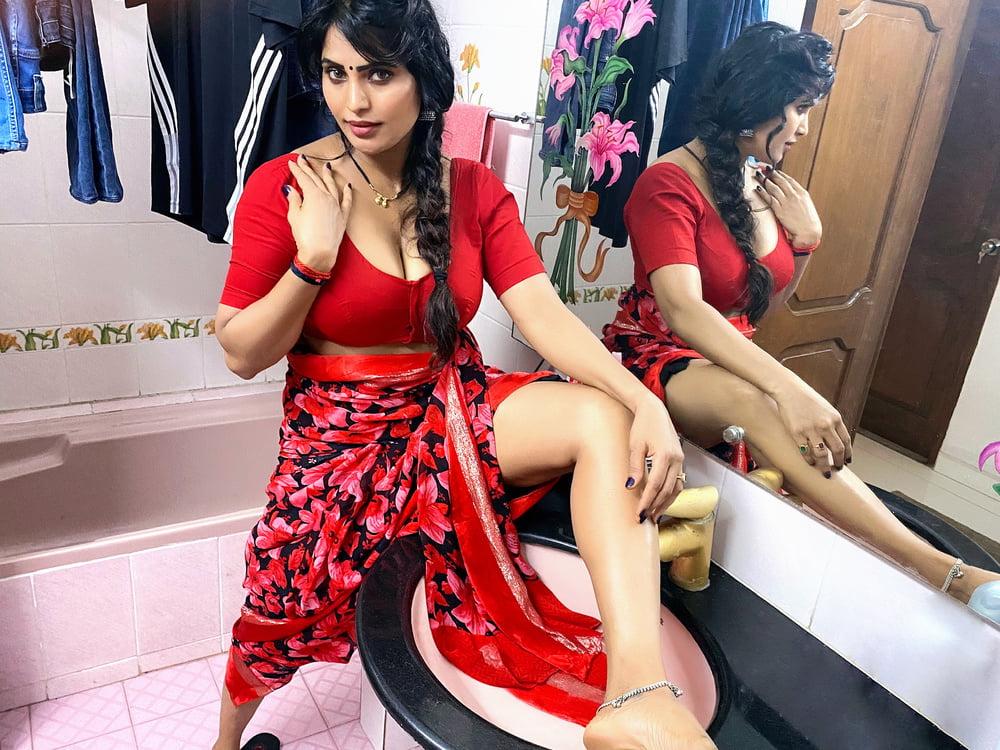 25P SWEETY IN RED HOT SAREE