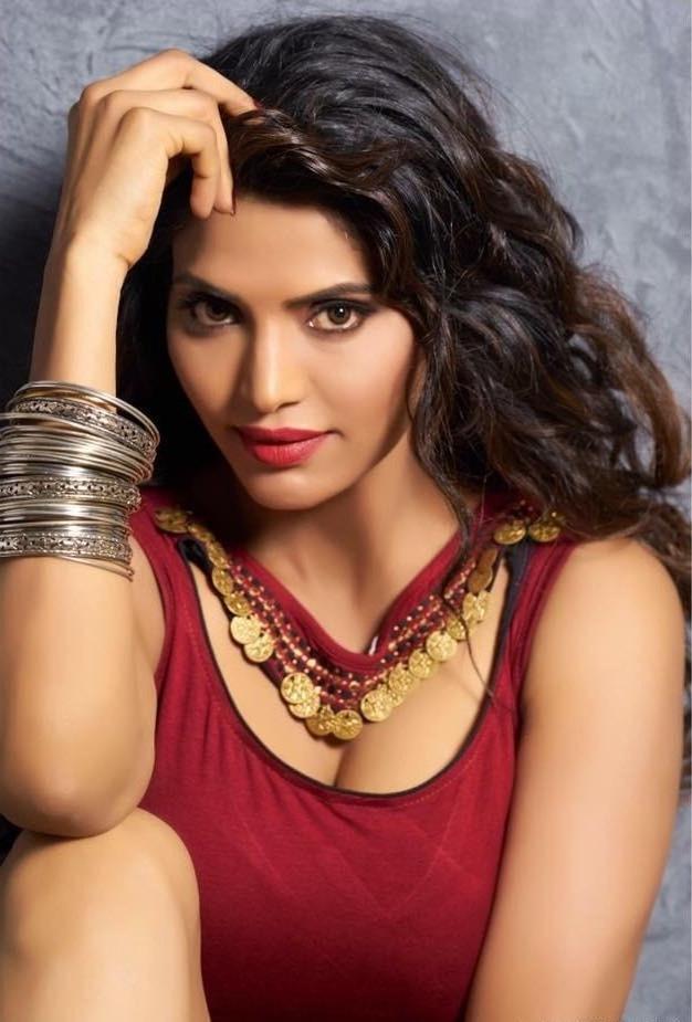 25P SWEETY IN RED HOT SAREE