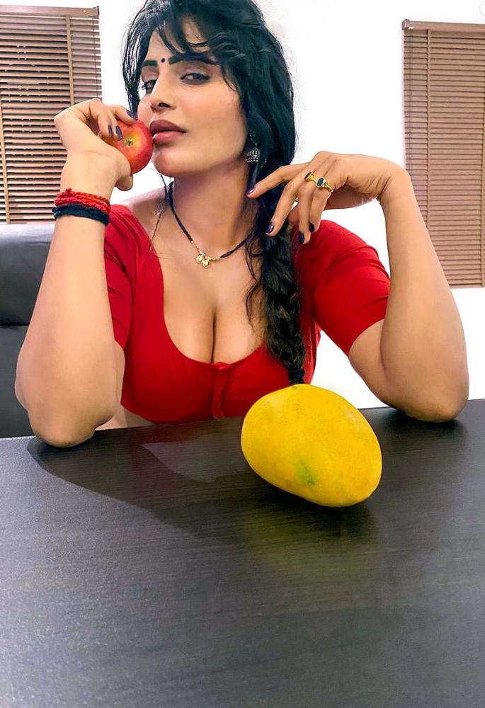 25P SWEETY IN RED HOT SAREE
