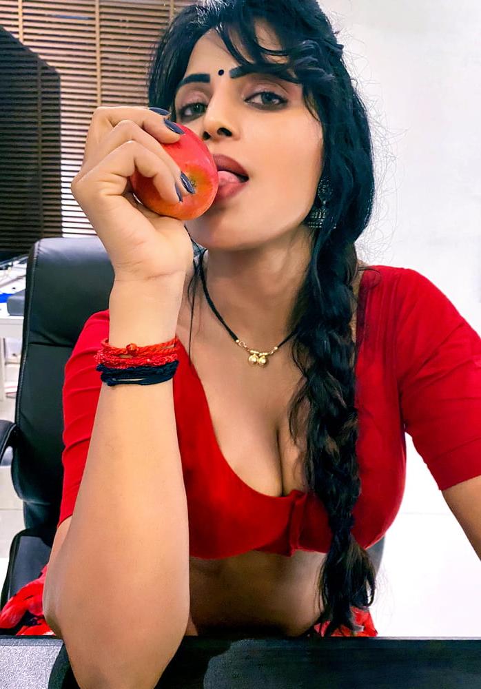 25P SWEETY IN RED HOT SAREE