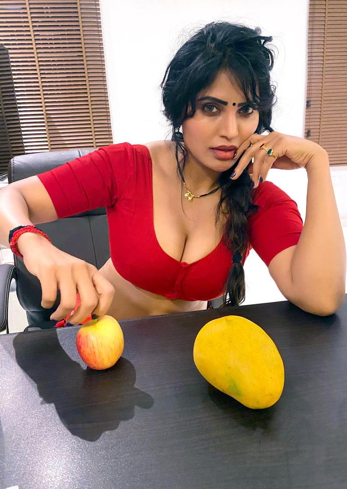 25P SWEETY IN RED HOT SAREE