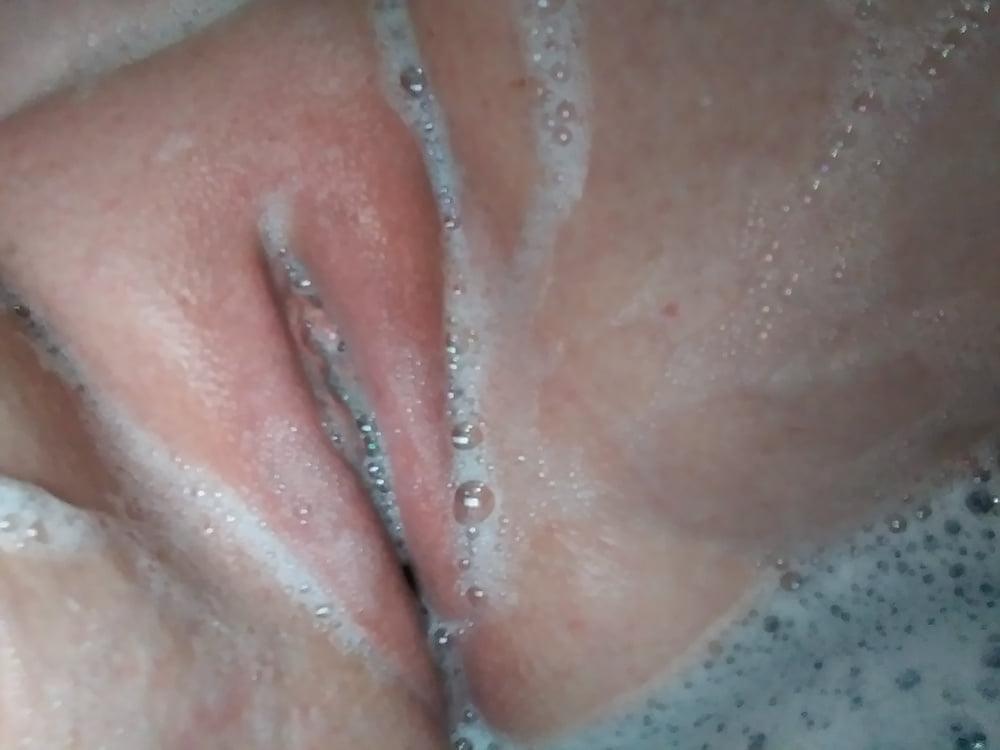 8P Granny wet out the shower