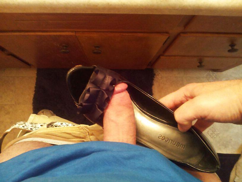 8P My young neighbor with my shoes