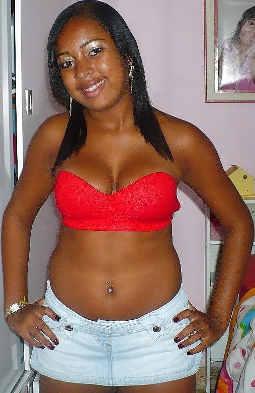 25P Black and ebony beauties (slum Rio de Janeiro) 3