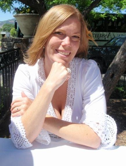 20P Mature ladies braless cleavage pokies 165