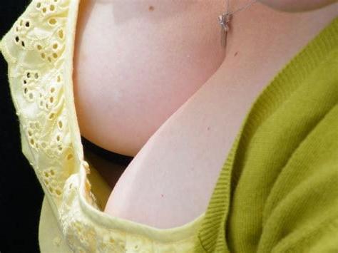 25P CLEAVAGE VALLEY - ONLY WUT U CAME 2 C