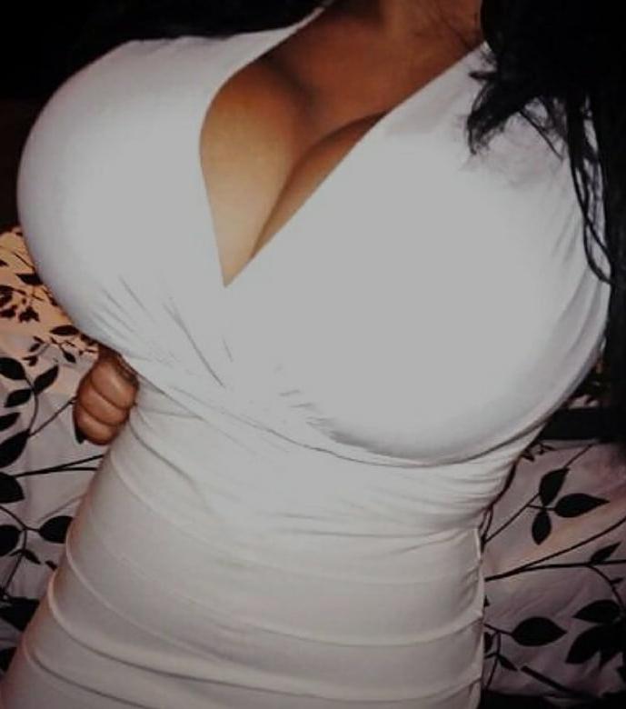 25P CLEAVAGE VALLEY - ONLY WUT U CAME 2 C