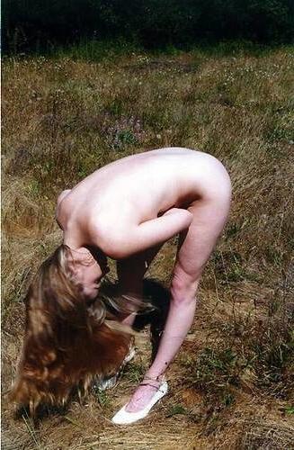 16P Mature long hair in the garden