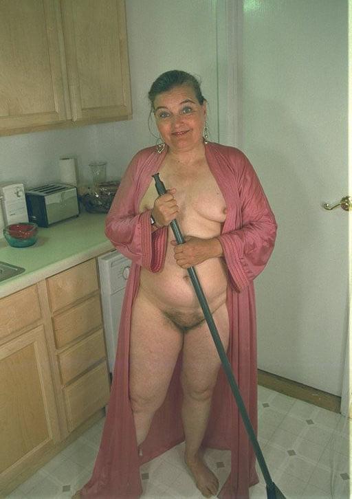 16P Mature work in the kitchen