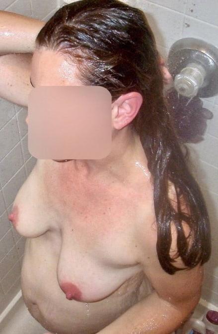 25P Sexy matures in shower or tub 10