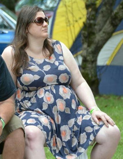 19P Mature ladies braless cleavage pokies 161
