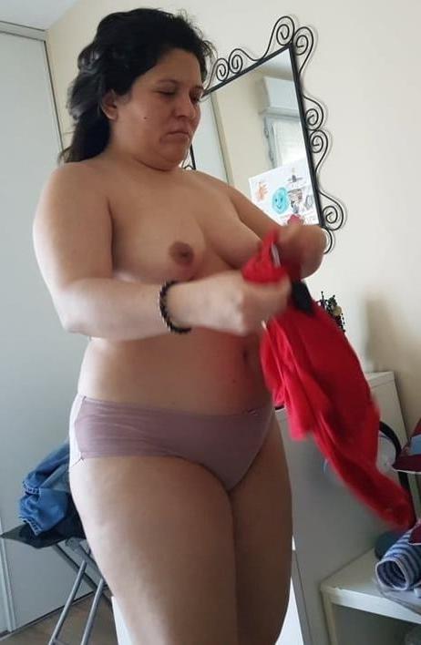 25P Turkish Sexy Milf Aysel