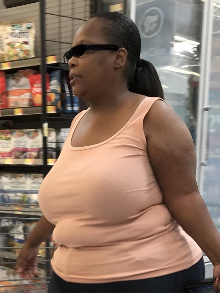 6P Boobs in public