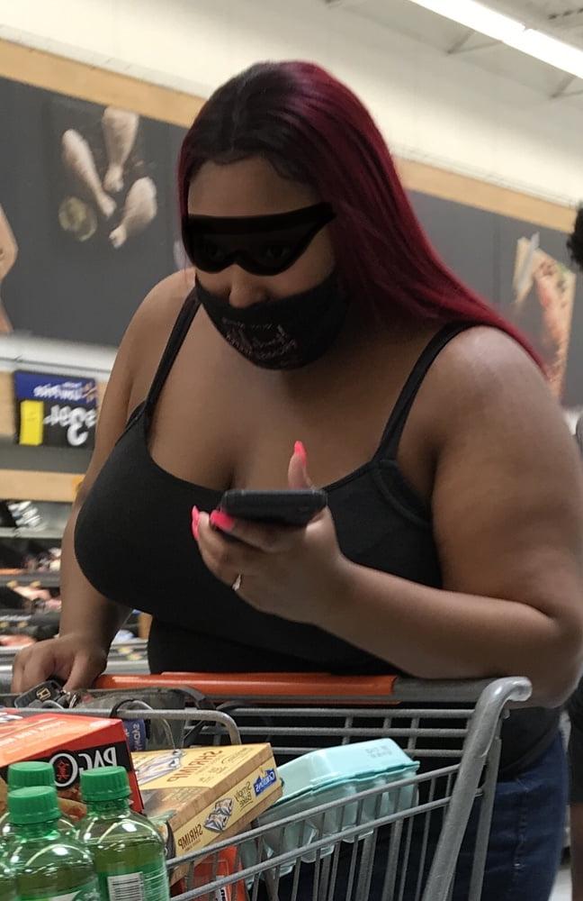 6P Boobs in public