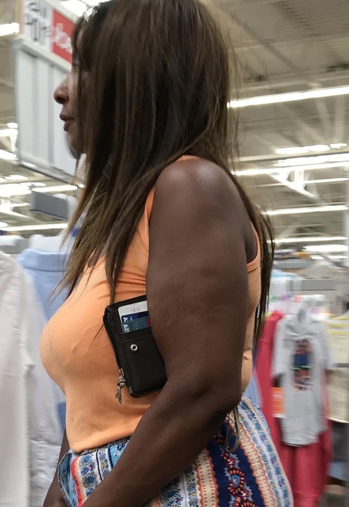 6P Boobs in public
