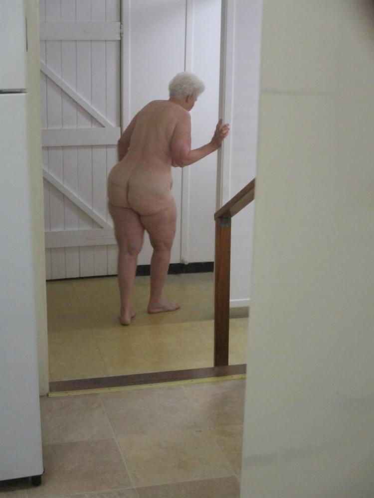 7P Granny in Shower
