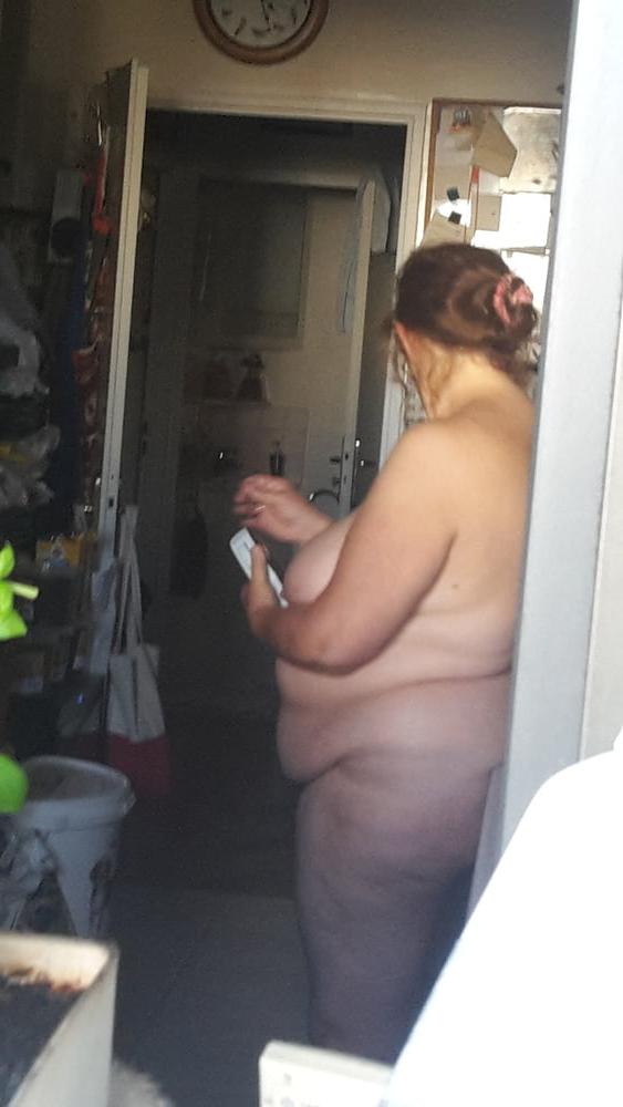 13P MY FEMALE NUDE IN THE KITCHEN THIS MORNING