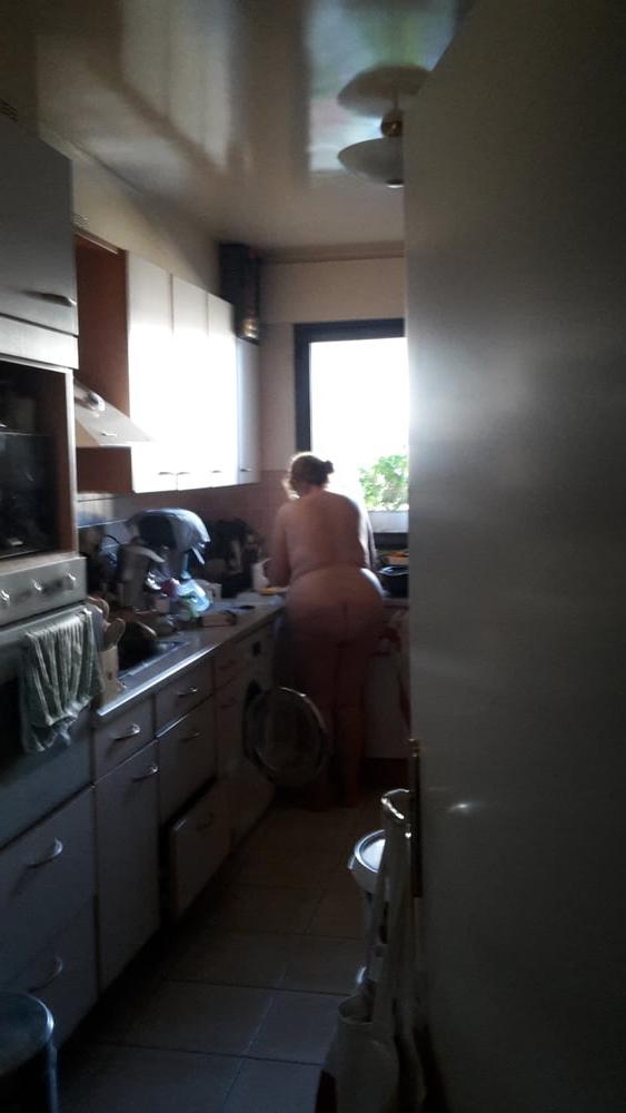 13P MY FEMALE NUDE IN THE KITCHEN THIS MORNING