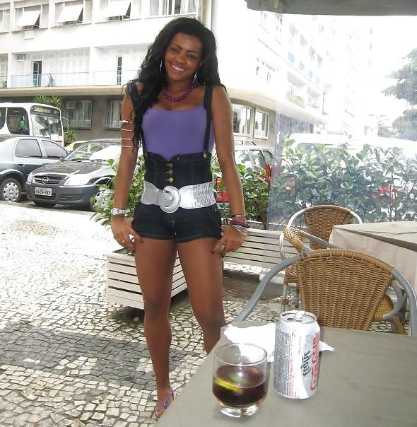 25P Black and ebony beauties (slum Rio de Janeiro) 1