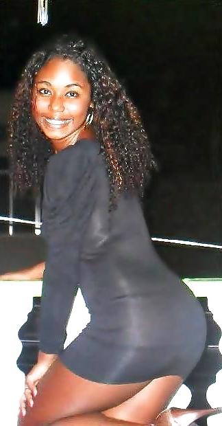 25P Black and ebony beauties (slum Rio de Janeiro) 1