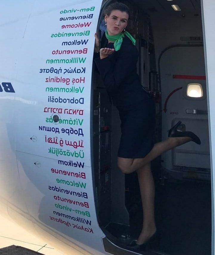 25P Hot Dutch stewardess Marie-Sophie Pole Dancing