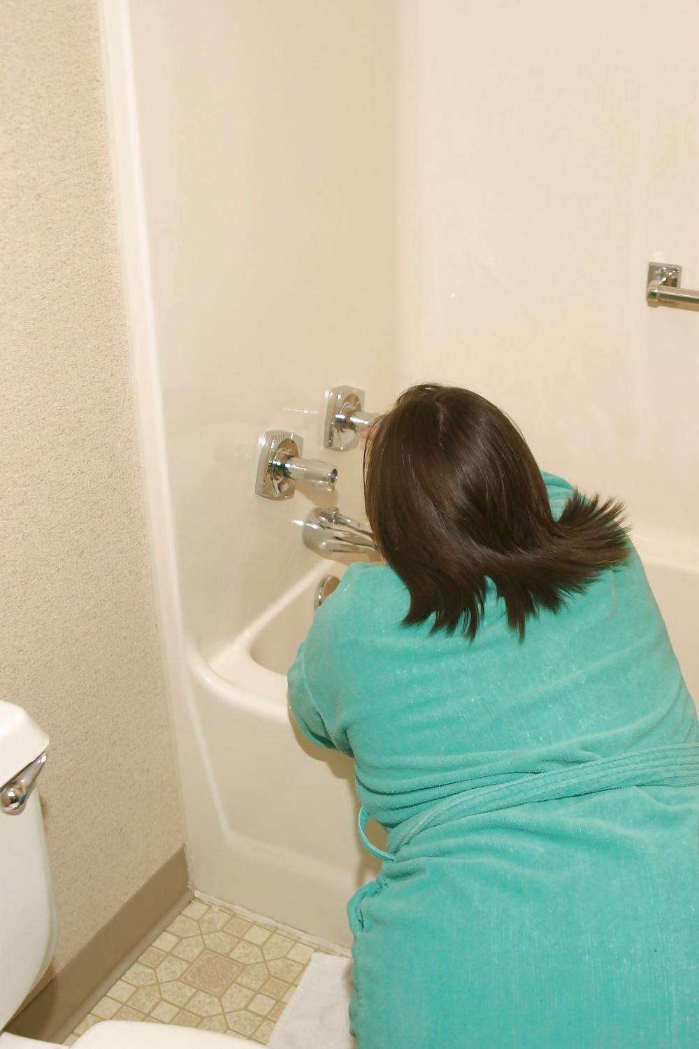 25P Kaylee's sexy shower