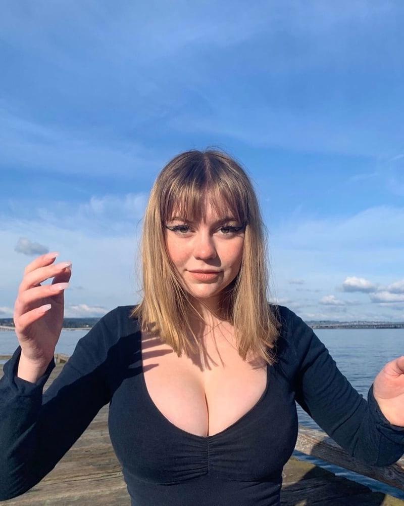 25P Tits, Tits, Tits and sexy Cleavage 34