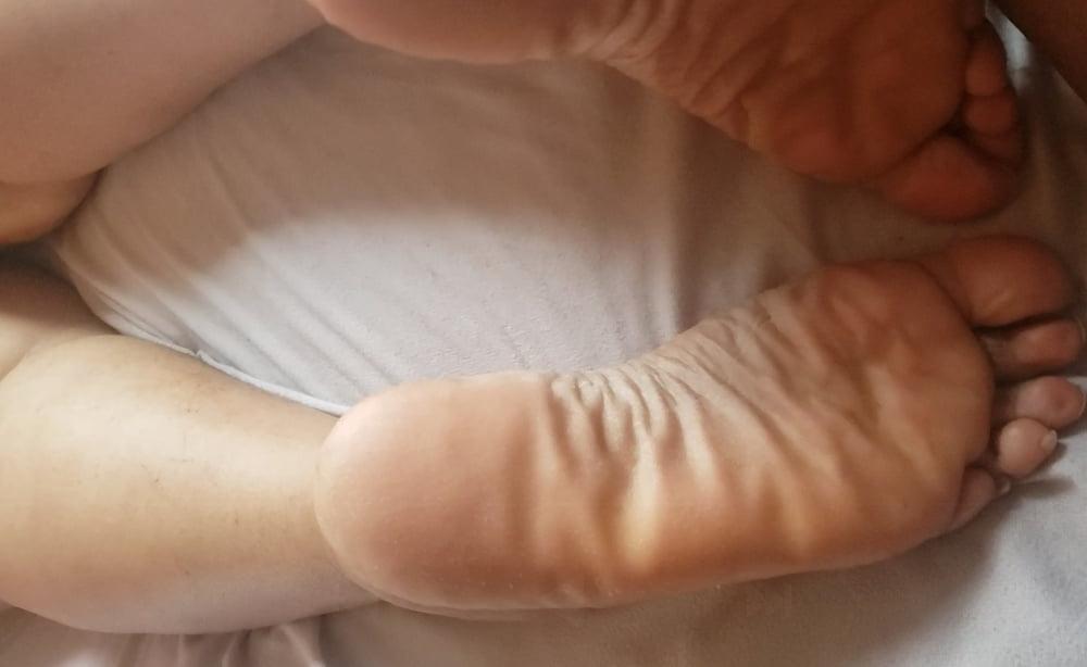 10P Freaky Friday (Foot Fetish Lover)